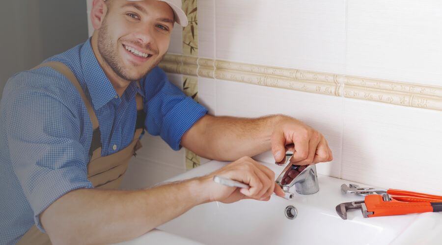 Professional clogged drains services in Runge, TX